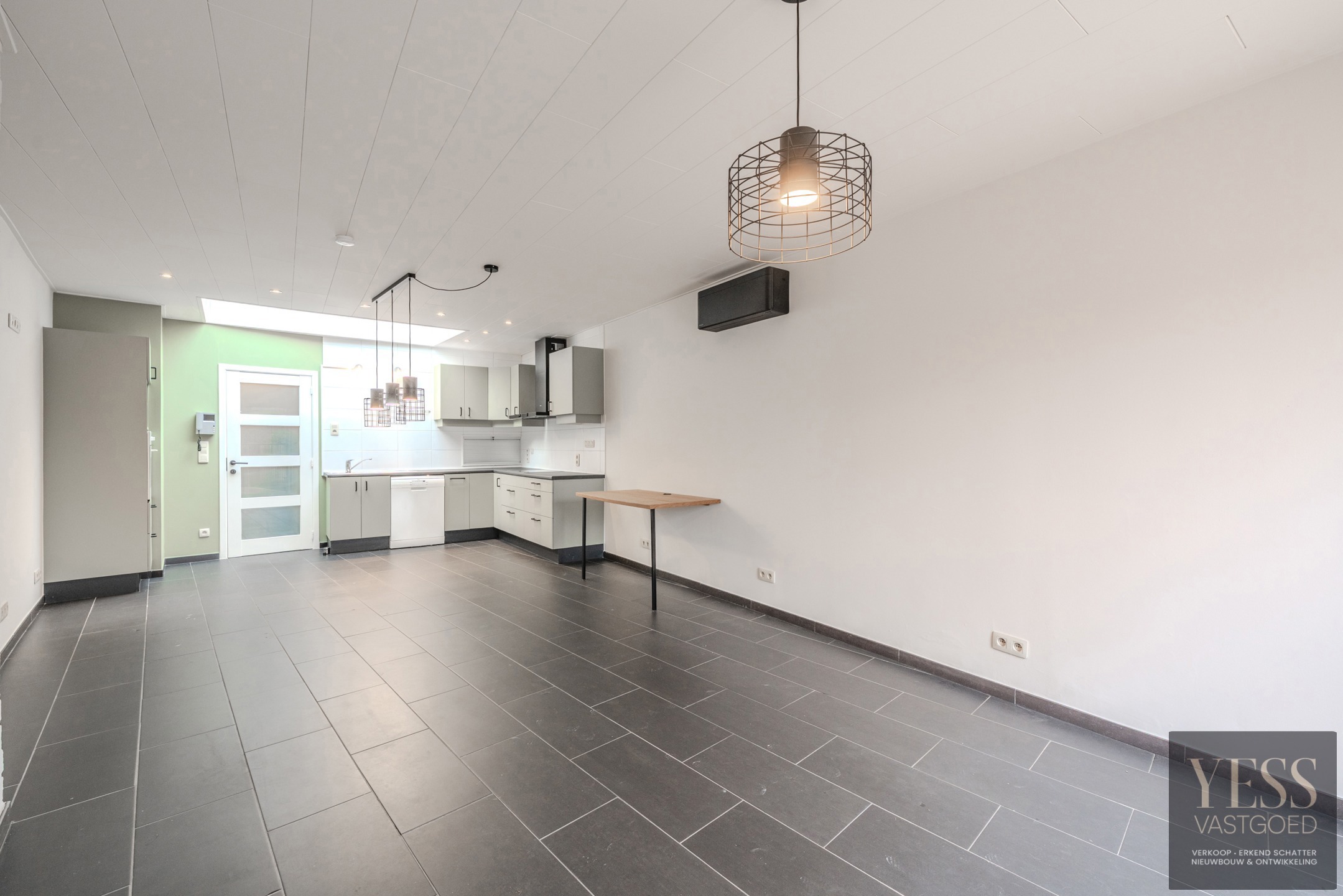 Instapklaar gelijkvloers appartement met terras/tuintje - foto 5