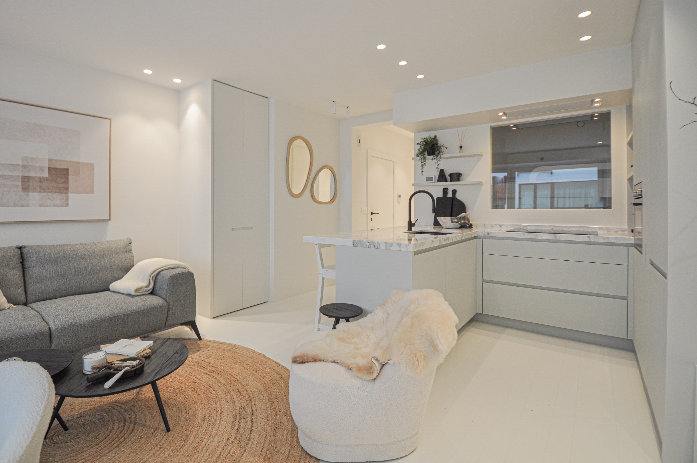 Volledig gerenoveerd appartement met een mooi zijdelings zeezicht gelegen in het Zoute. - foto 5