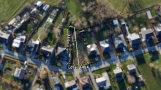 <p><strong>Twee Zuidgerichte Bouwgronden zonder Achterburen in rustige wijk nabij centrum Duffel</strong></p><p><strong></strong></p><p> </p><p><strong>Woningbeschrijving en indeling</strong></p><p>Deze twee aaneengrenzende percelen bouwgrond bieden een mooie opportuniteit voor wie rustig en groen wil wonen, zonder in te boeten aan bereikbaarheid. De percelen zijn volledig zuidgericht, genieten van veel privacy door het ontbreken van achterburen en kijken uit op een groene omgeving achteraan. Dankzij de rustige ligging in een wijk met enkel lokaal verkeer woont u hier bijzonder aangenaam en sereen.</p><p></p><p>Het betreft lot 3 met een oppervlakte van 519,61 m² en lot 4 met een oppervlakte van 496,68 m². De gronden zijn geschikt voor halfopen bebouwing of, indien samengevoegd, voor open bebouwing. Hierdoor bieden ze niet alleen mogelijkheden voor een klassieke gezinswoning, maar ook voor een meer toekomstgerichte invulling, zoals cohousing met twee gezinnen of kangoeroewonen.</p><p></p><p>De maximale voorgevelbreedte bedraagt 7 meter per halfopen bebouwing of 14 meter bij open bebouwing. De overige bouwvoorschriften zijn ruim en verkrijgbaar op aanvraag. Beide percelen beschikken over een blanco bodemattest, zijn niet gelegen in overstromingsgebied en zijn bovendien aansluitbaar op het fibernetwerk.</p><p>De percelen worden aangeboden als één geheel voor € 560.000 of afzonderlijk:</p><ul><li><p>Lot 3: € 285.000</p></li><li><p>Lot 4: € 275.000</p></li></ul><p> </p><p></p><p></p><p></p><p><strong>Locatie</strong></p><p>De ligging is zonder meer een sterke troef. U woont hier in een bijzonder rustige woonwijk, op slechts 1 kilometer van het centrum en station van Duffel. Het station biedt een vlotte halfuurverbinding naar Antwerpen en Brussel en beschikt over ruime gratis parking en veilige fietsenstallingen.</p><p></p><p>In de directe omgeving bevinden zich tal van dagelijkse voorzieningen, waaronder kinderopvang, kleuter-, lagere en middelbare scholen, evenals een uitgebreid sportaanbod met sporthal, gymhal, atletiekpiste, voetbal- en sportterreinen en zwembad. Ook de verbinding naar Kontich, Lint en omliggende gemeenten verloopt vlot, zowel met de wagen als met de fiets. Bovendien zijn de op- en afritten van de E19 makkelijk bereikbaar, wat deze ligging extra interessant maakt voor pendelaars.</p><p> </p><p></p><p></p><p><strong>TROEVEN</strong></p><p>+ Twee aaneengrenzende percelen van 519,61 m² en 496,68 m²</p><p>+ Geschikt voor halfopen of open bebouwing</p><p>+ Volledig zuidgericht en zonder achterburen</p><p>+ Rustige ligging in wijk met enkel lokaal verkeer</p><p>+ Op 1 km van centrum en station van Duffel</p><p>+ Blanco bodemattest, geen overstromingsgebied en aansluiting op fibernetwerk mogelijk</p>