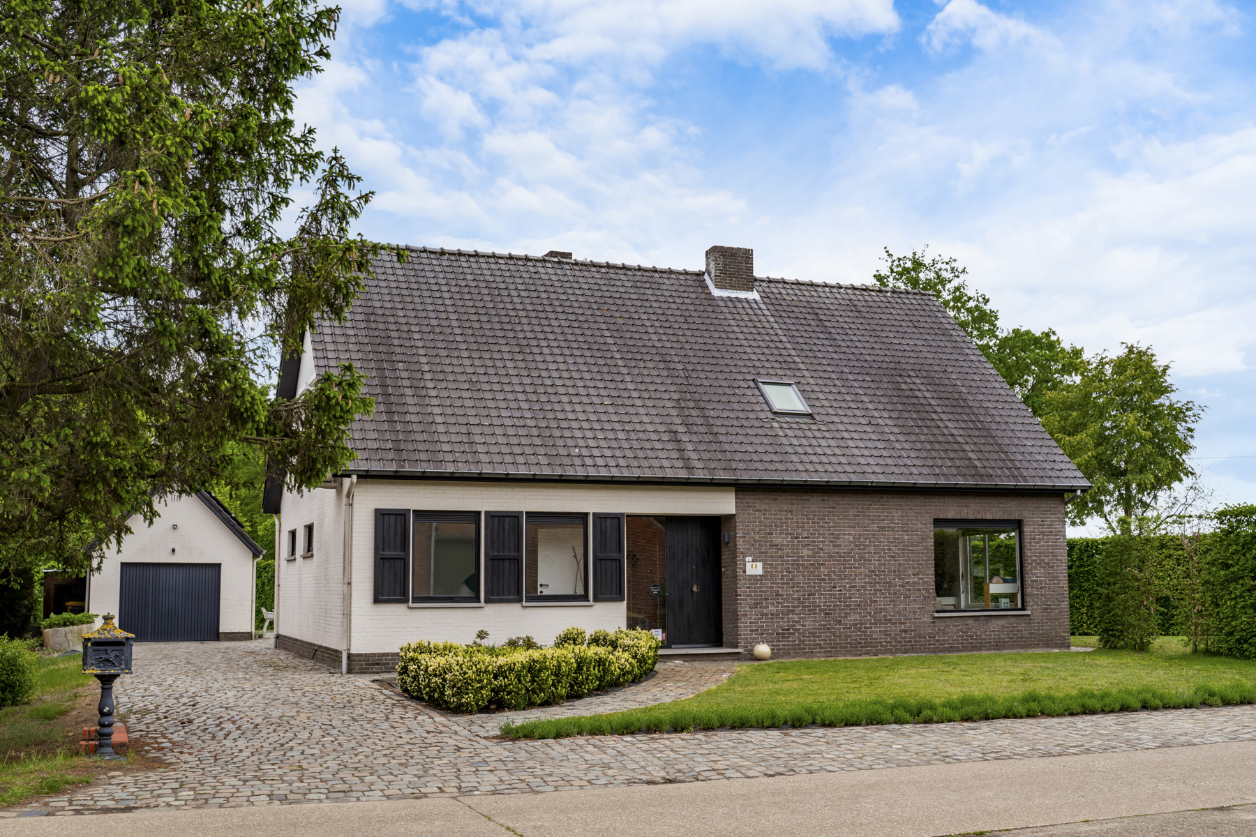 Ruime gezinswoning op een perceel van 1275 m² - foto 1