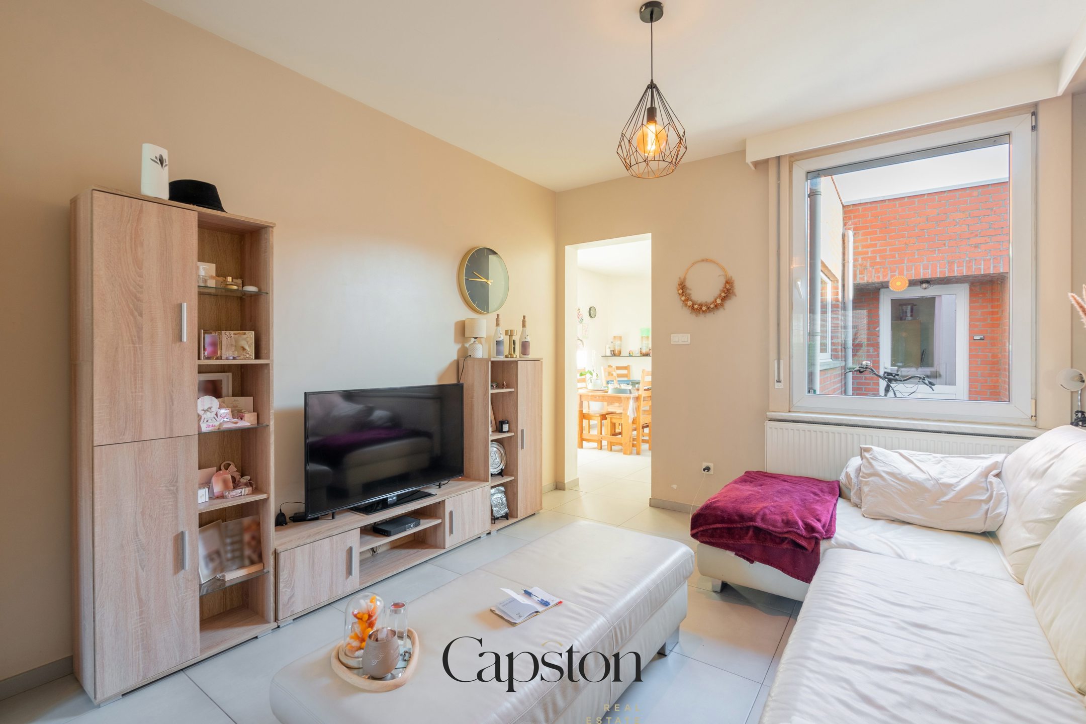 Woning met 3 slaapkamers en dubbele oprit - foto 3