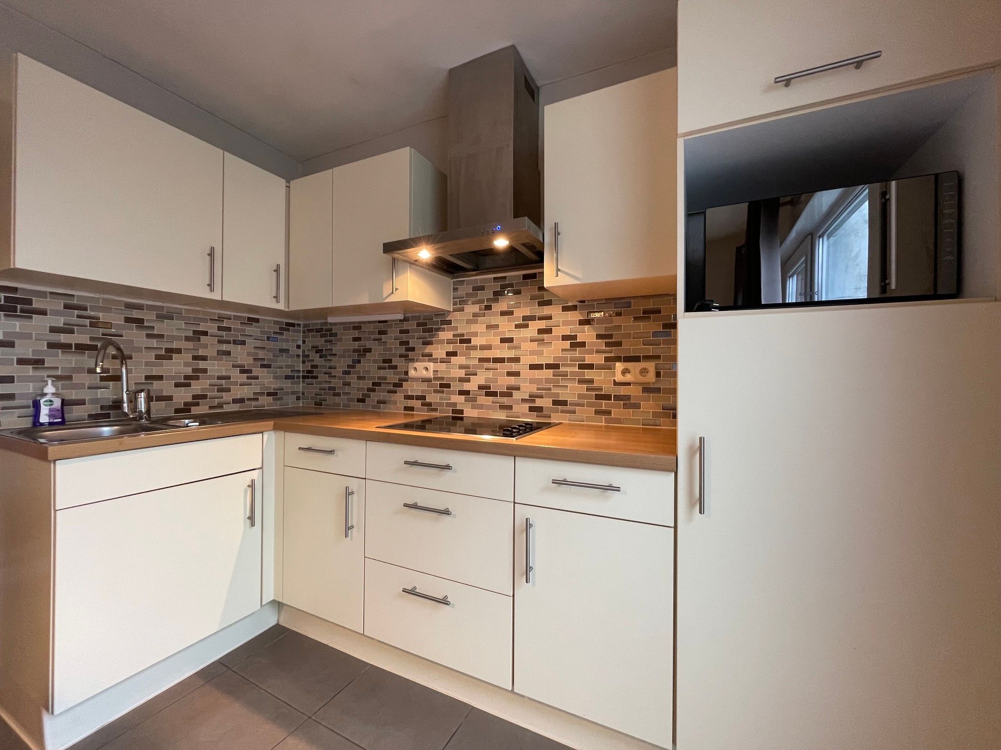 Woning met 3 slaapkamers en zeer ruime tuin in hartje Kortemark - foto 5