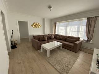 ENKEL reageren via het ZOEKERTJE / NIET VIA TELEFOON ! Enkel indien er een plaats vrij is, krijgt u een bevestigingsmail.Het appartement is volledig...