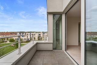 <p>Groen zicht op tuin en Leie</p>
<p>Comfortabele en rolstoelvriendelijke flat</p>
<p>Faciliteiten: fitness, kapsalon, tearoom</p>
<p>Ondergrondse berging</p>