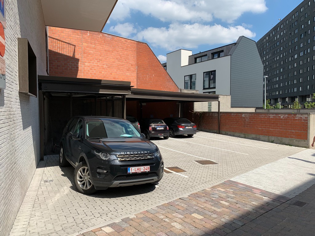 Centraal gelegen gloednieuwe handelsruimte in commercieel hart Waregem - photo 2