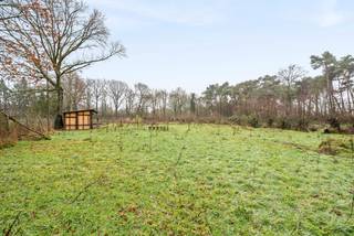 Dit aangename natuurperceel is gelegen in een groene en open omgeving waar rust, privacy en natuurbeleving centraal staan. Dankzij de...