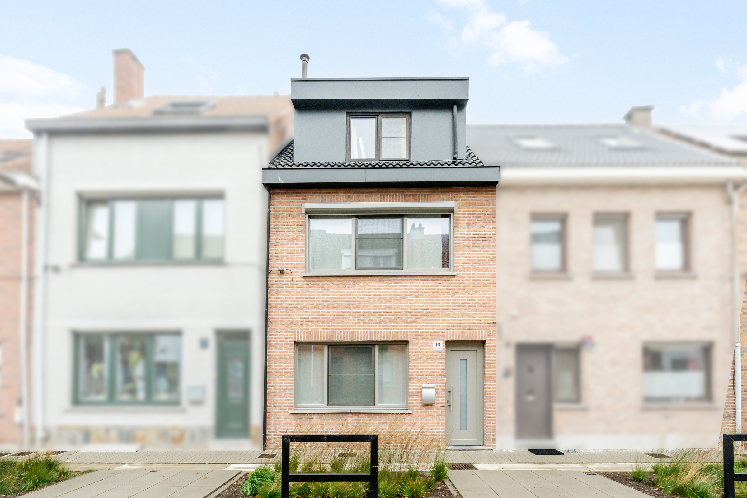 Ruime woning met tuin in Zwijndrecht - foto 1