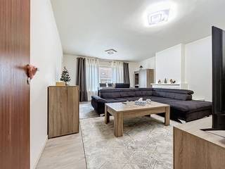 INSTAPKLAAR APPARTEMENT MET DRIE SLAAPKAMERS, 2 TERRASSEN EN GARAGE IN CENTRUM IEPER! Het appartement bevindt zich op de tweede verdieping en bestaat...