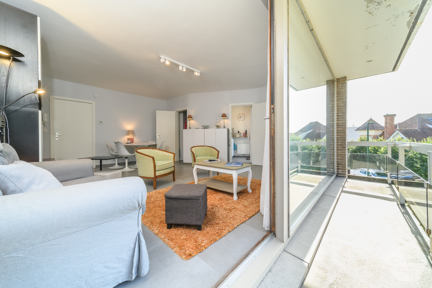 Recent gerenoveerde ruime studio met slaaphoek en terras in hartje De Panne - foto 1