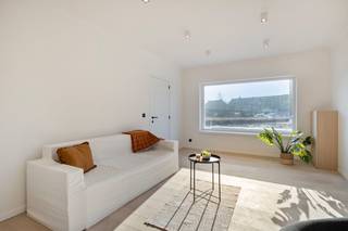 Deze stijlvolle halfopen bebouwing is gelegen in Oudenaarde, op slechts vijf minuten rijden van het centrum. De woning werd in 2025...