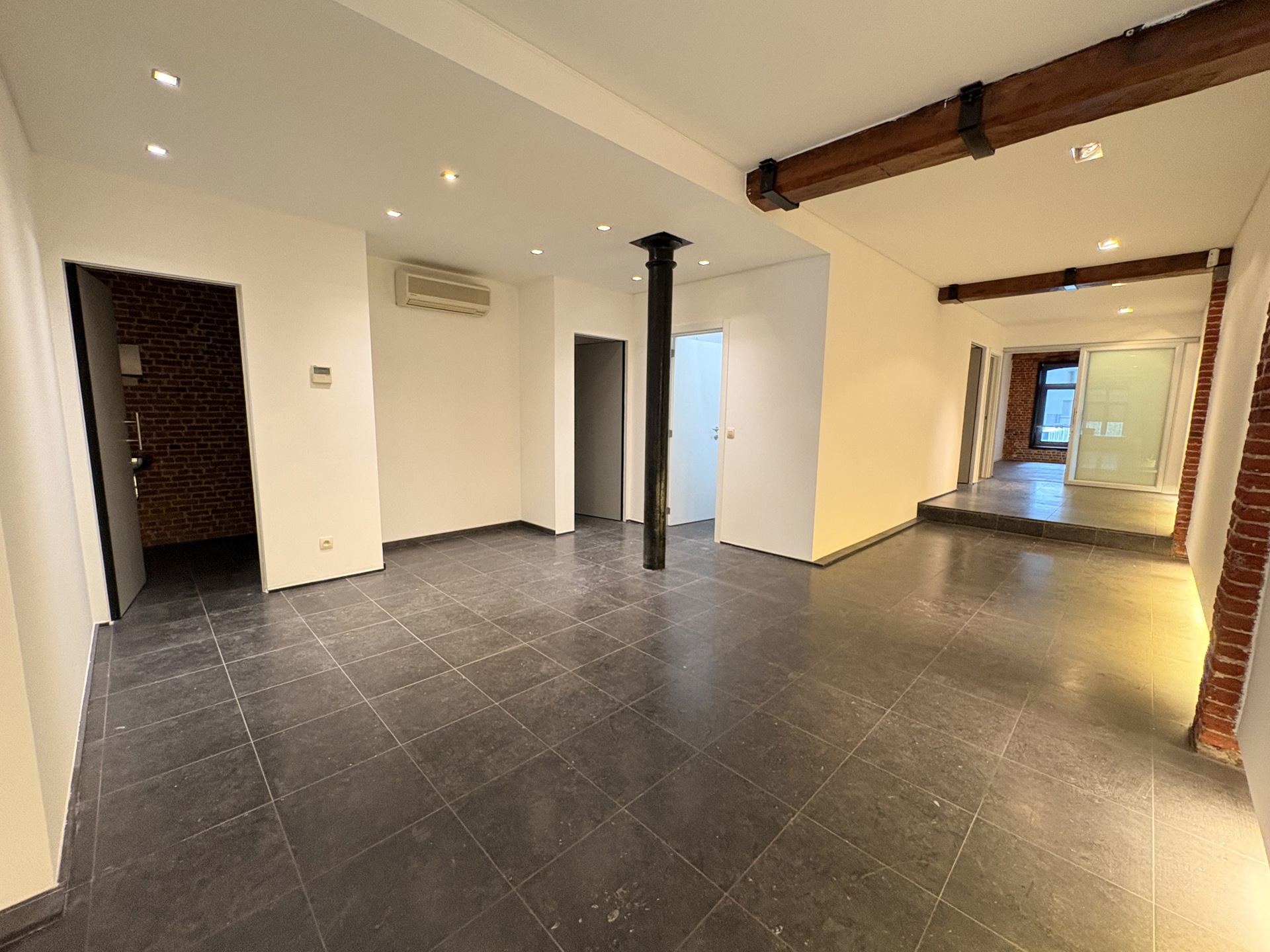 Unieke loft met karakter op het Sint-Jansplein - foto 5