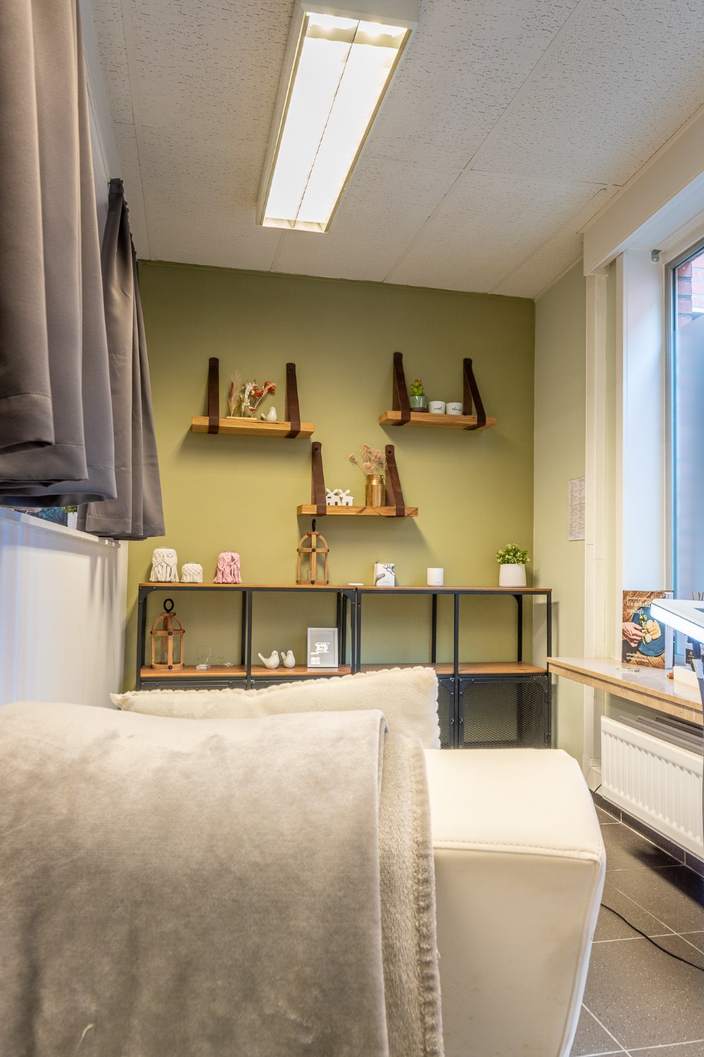 Handelsgelijkvloers en appartement op toplocatie te Tielt - foto 5