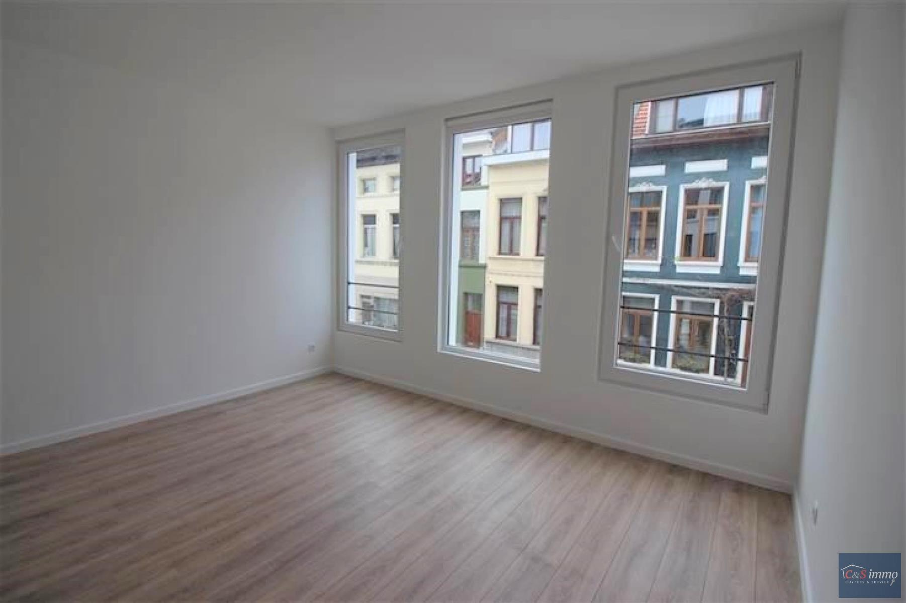 Verzorgd appartement met 2 slaapkamers en ruim terras - foto 3