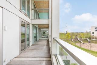 Quares - TREVI Groep presenteert :Dit lichtrijke appartement biedt een uitzonderlijke woonervaring dankzij het ruime en zonnige terras dat aansluit...