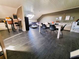 Verzorgd dakappartement gelegen te Booischot (Heist-op-den-Berg) van maar liefst 110m². Dit appartement maakt deel uit van een kleinschalig gebouw...