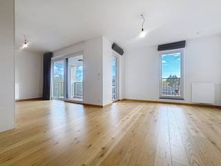 We Invest Sud-Luxembourg vous propose ce superbe appartement haut de gamme situé au cœur d’Arlon, au 2ᵉ étage d’une résidence récente avec...