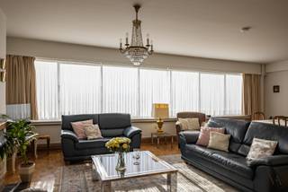 Dit ruime appartement is gelegen op een ideale locatie vlakbij de zeer residentiële Leopold III-laan, Heverleebos, winkels, op- en afritten...