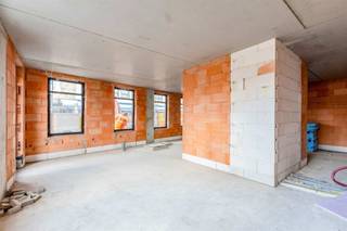 Casco handelspand in trendy wooncomplex gelegen in centrum Sint-Niklaas.Nieuwbouw handelspand van 71,6 m² . Casco aflevering (ruwbouw, winddicht,...