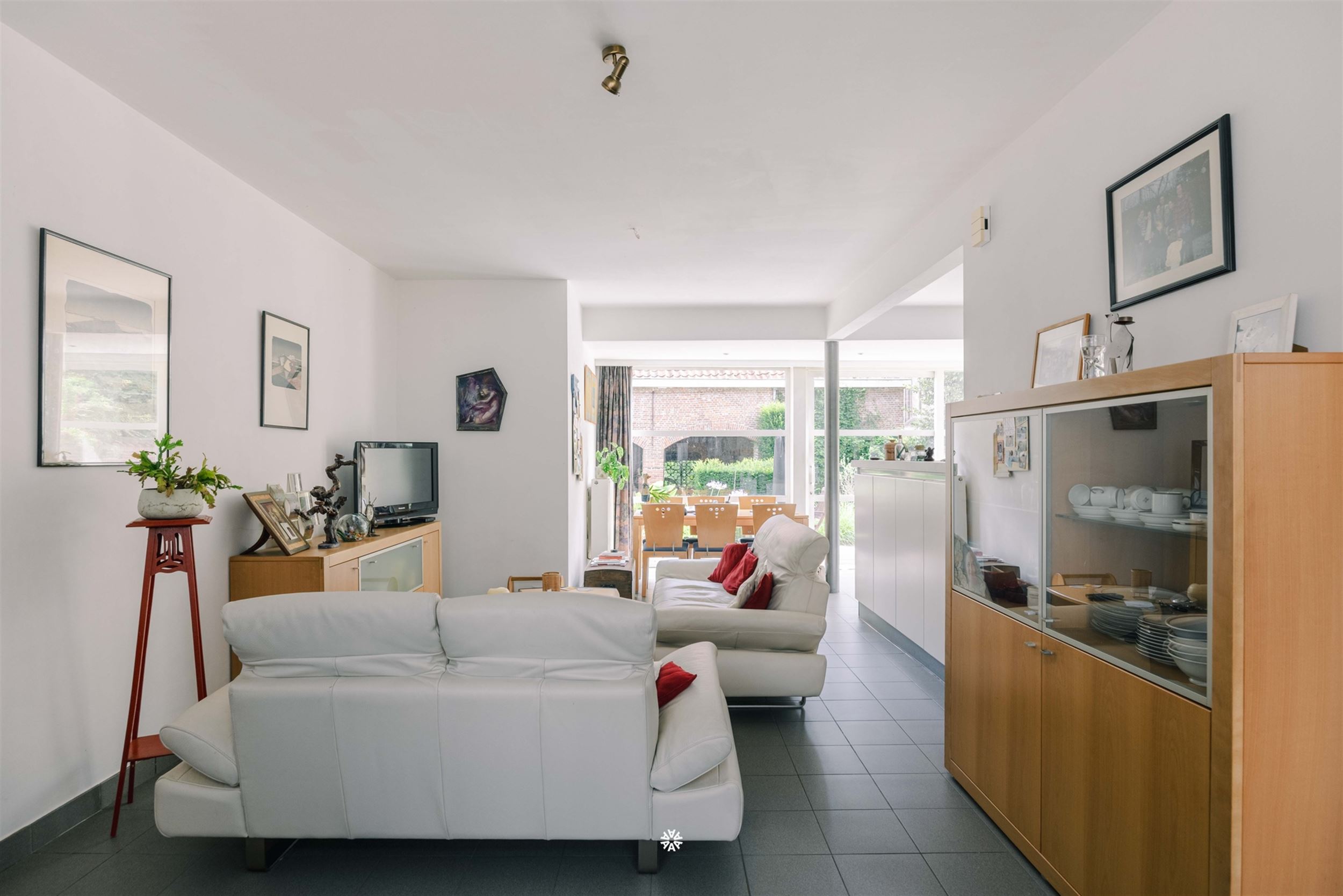 Ruim gelijkvloers appartement met historische binnentuin in Vrasene - foto 5