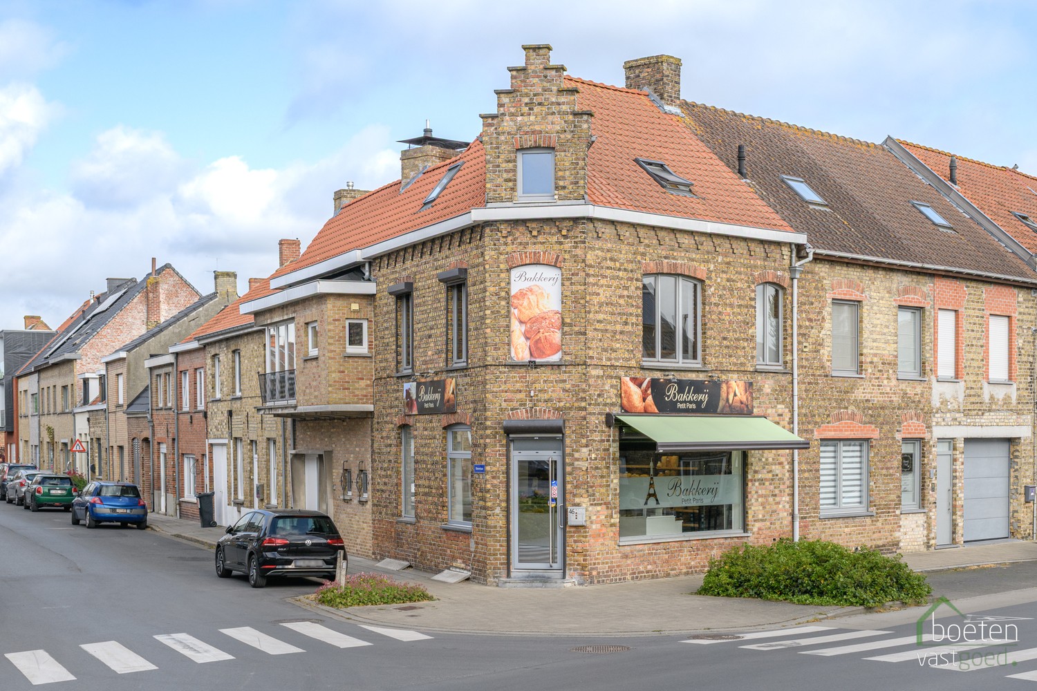 VEURNE: Verkoop van de gekende zaak bakkerij Petit Paris, bestaande uit een gerenoveerde handelsruimte met eveneens (grotendeels) gerenoveerd woongedeelte. - foto 1