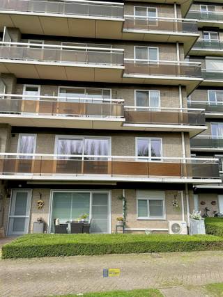 Dit prachtige 100 % instapklare gelijkvloers appartement van 67 m² bevindt zich in residentie de Schinde te Ekeren. Dit volledig vernieuwde...