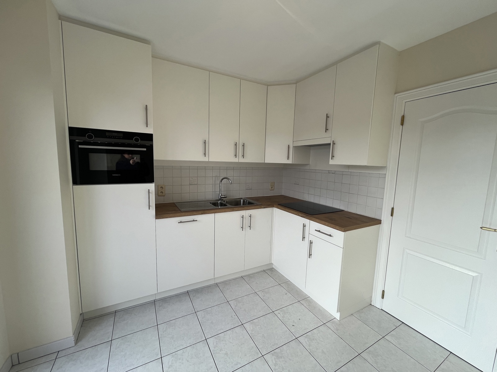 App. met 2 slpk, 2 terrassen en garagebox nabij centrum - foto 5