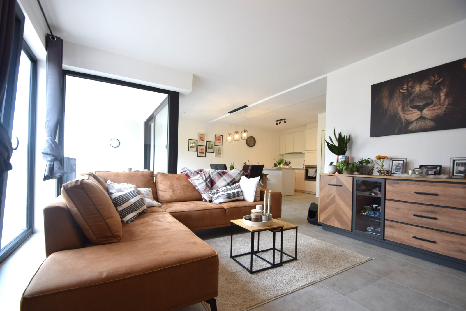 Makkelijk bereikbaar appartement met 2 slaapkamers vlakbij het centrum - foto 1