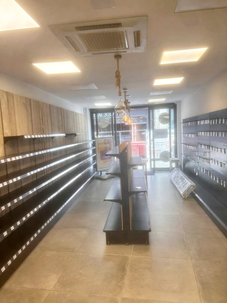 Instapklaar handelspand op absolute A1-toplocatie in de Kattestraat! - foto 4