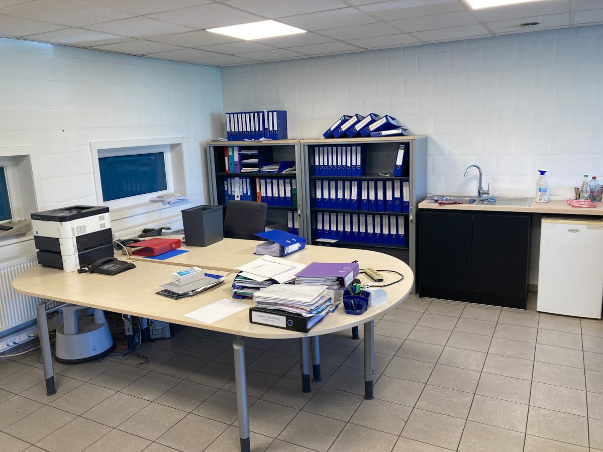 Entrepôt (450 m²) avec stockage extérieur (1 275 m²) à Evergem - photo 3