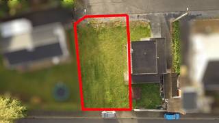 Waregem: dit bouwrijp perceel is gelegen in de Eertbruggestraat en Grasdreef in Waregem.Dit is een A+ locatie, gelegen in een rustige gegeerde wijk...