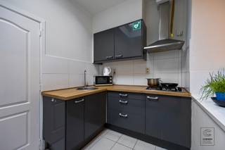 Op te frissen, woning met 4a5 slaapkamers, op een geweldige ligging te Willebroek!Indeling: gelijkvloers: inkomhal op laminaat. Dan passeert u de...