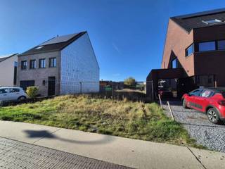 Ben je op zoek naar een rustig gelegen bouwgrond om jouw droomwoning te realiseren? Zoek niet verder! Deze bouwgrond te Pruytenshof 45 heeft alles...