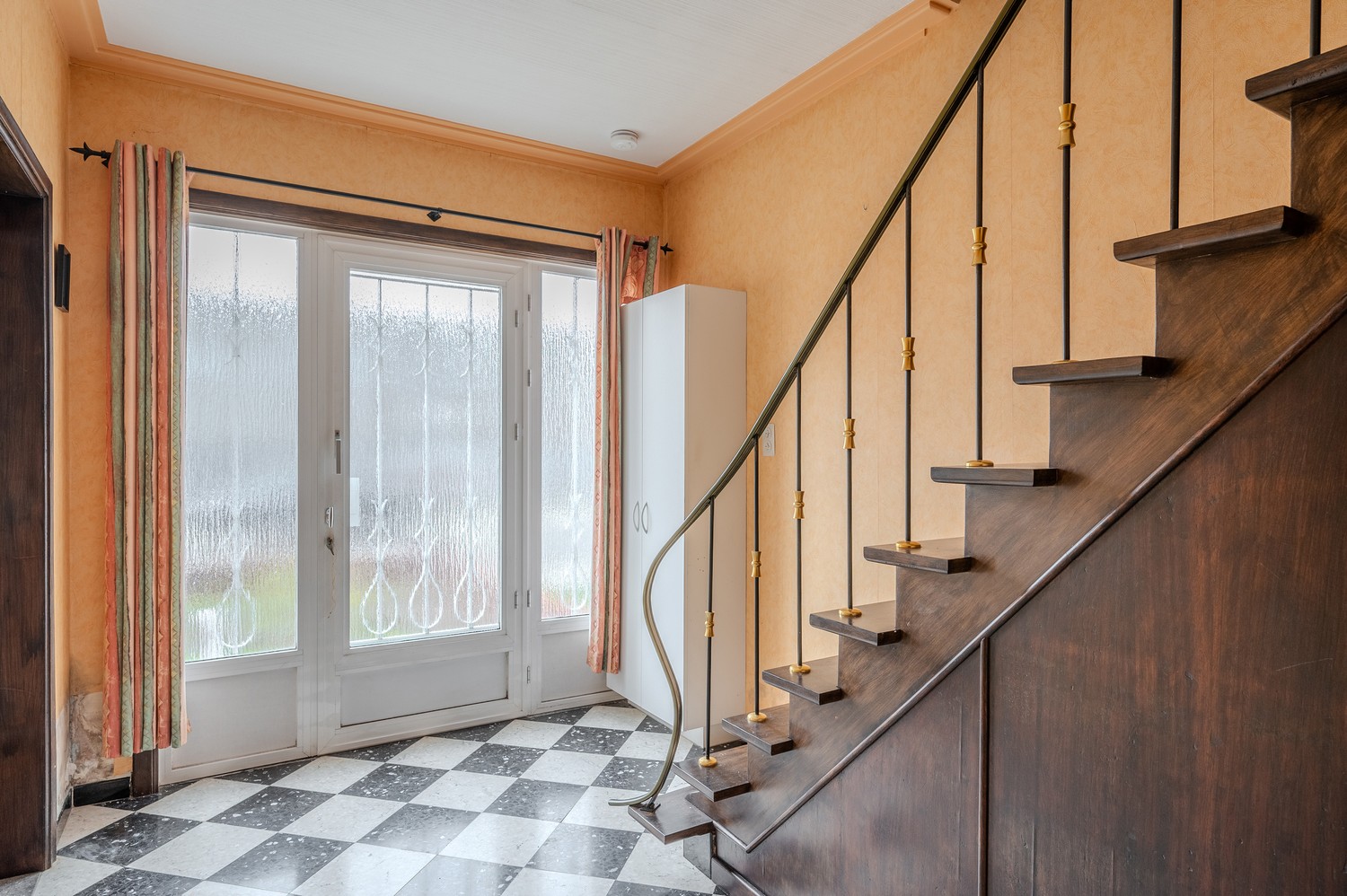 Halfopen bebouwing in doodlopende straat. - foto 3