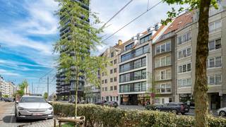 Recent en knap appartement gelegen op de mooi vernieuwde boulevard van Heist-aan-Zee, vlakbij het Heldenplein en het strand. Alle winkels en...