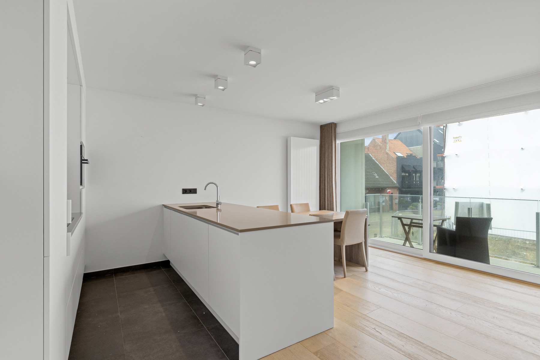 Appartement met zonnig terras in het hartje van Bredene!  - foto 2