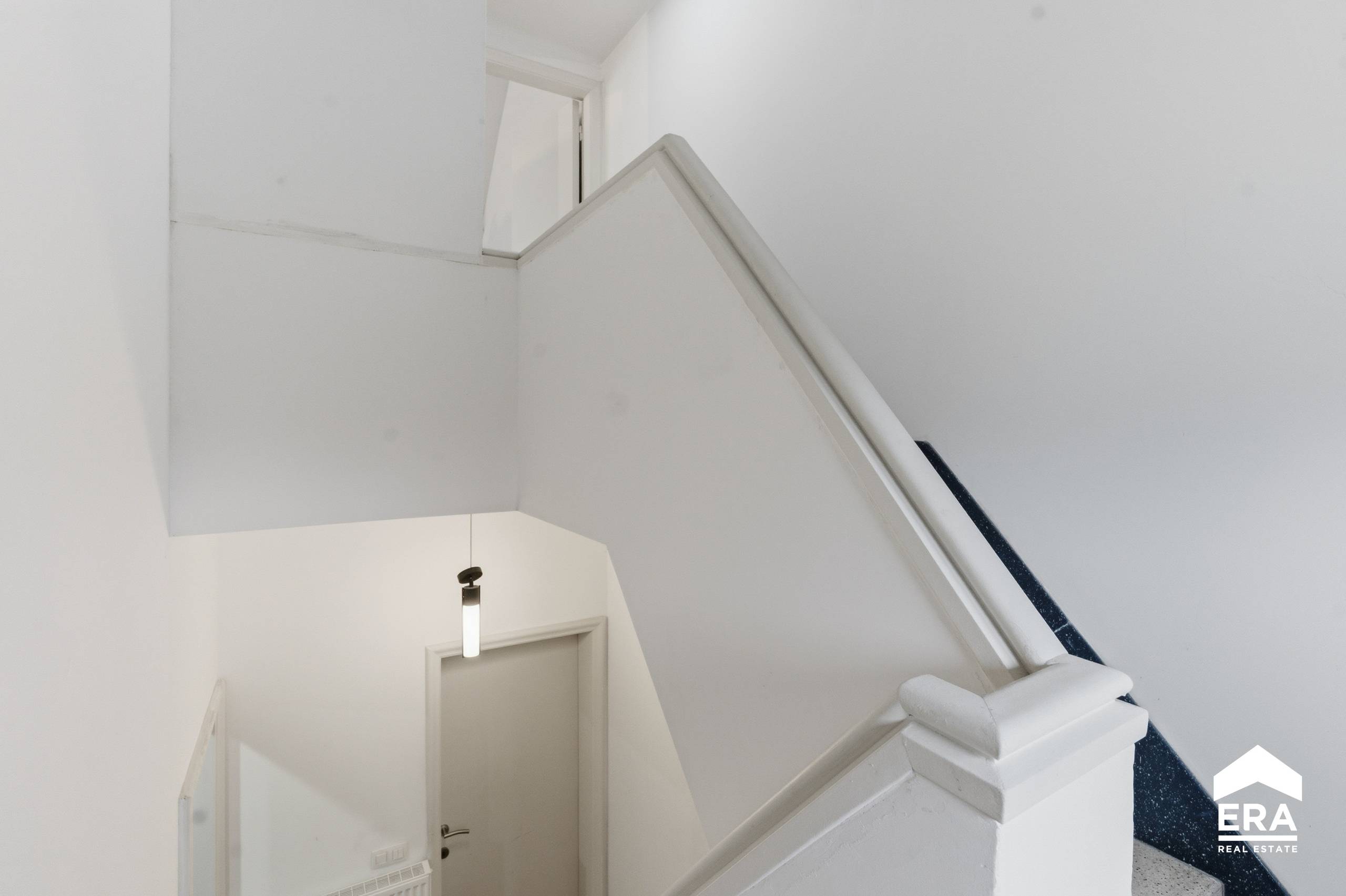 Ruim gesloten huis in centrum Roeselare - foto 5