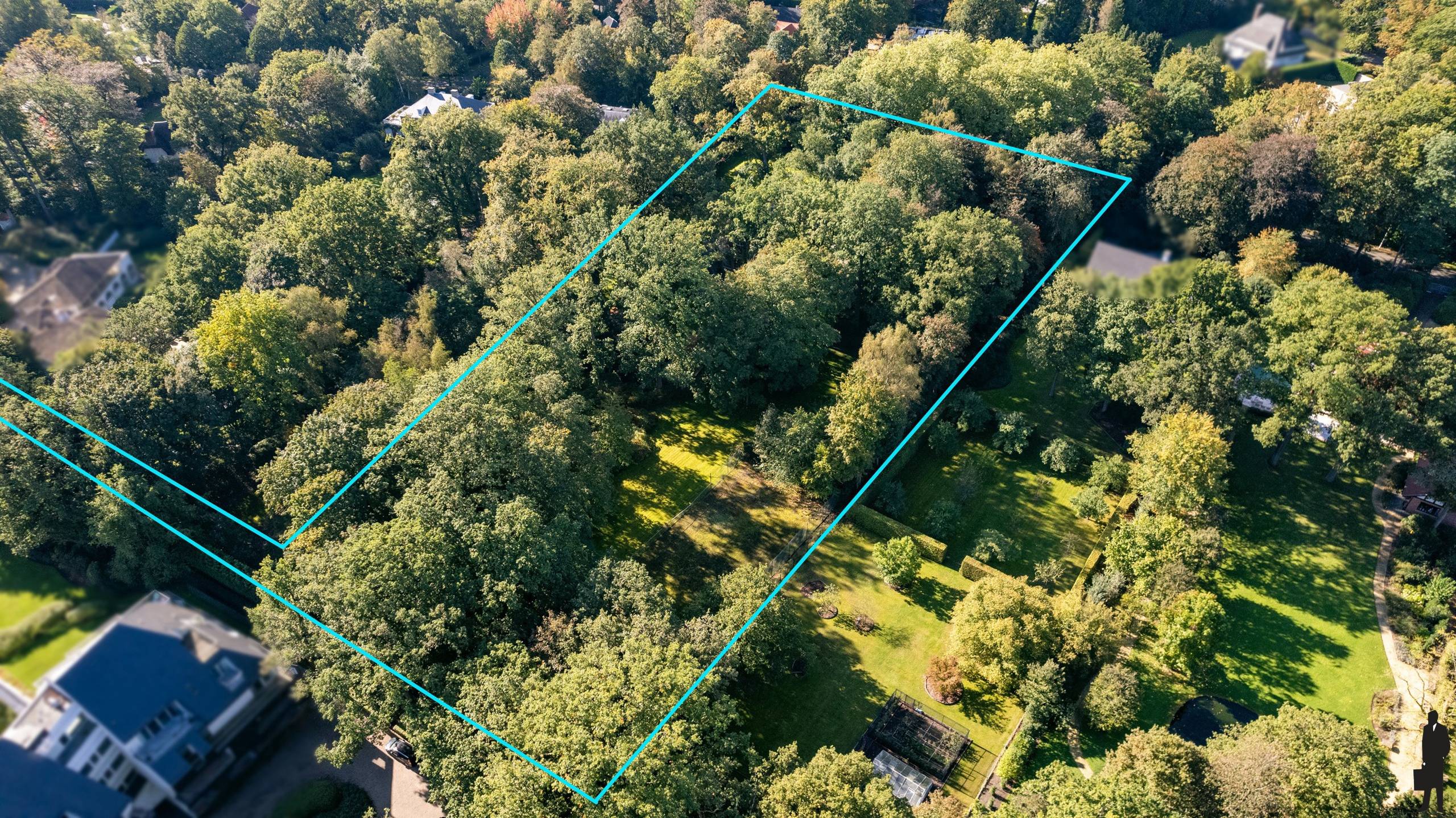 In Vriesdonk, rietgedekte karaktervolle villa op ca. 13.670m² (inclusief bouwgrond van ca. 4.543m²!). - foto 4