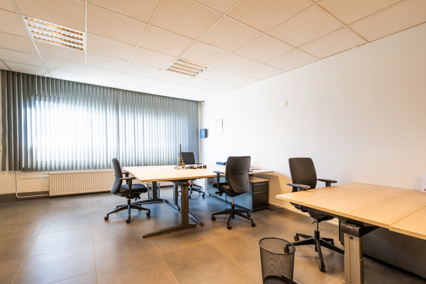 KANTOOR- OF HANDELSRUIMTE TE HUUR - foto 4