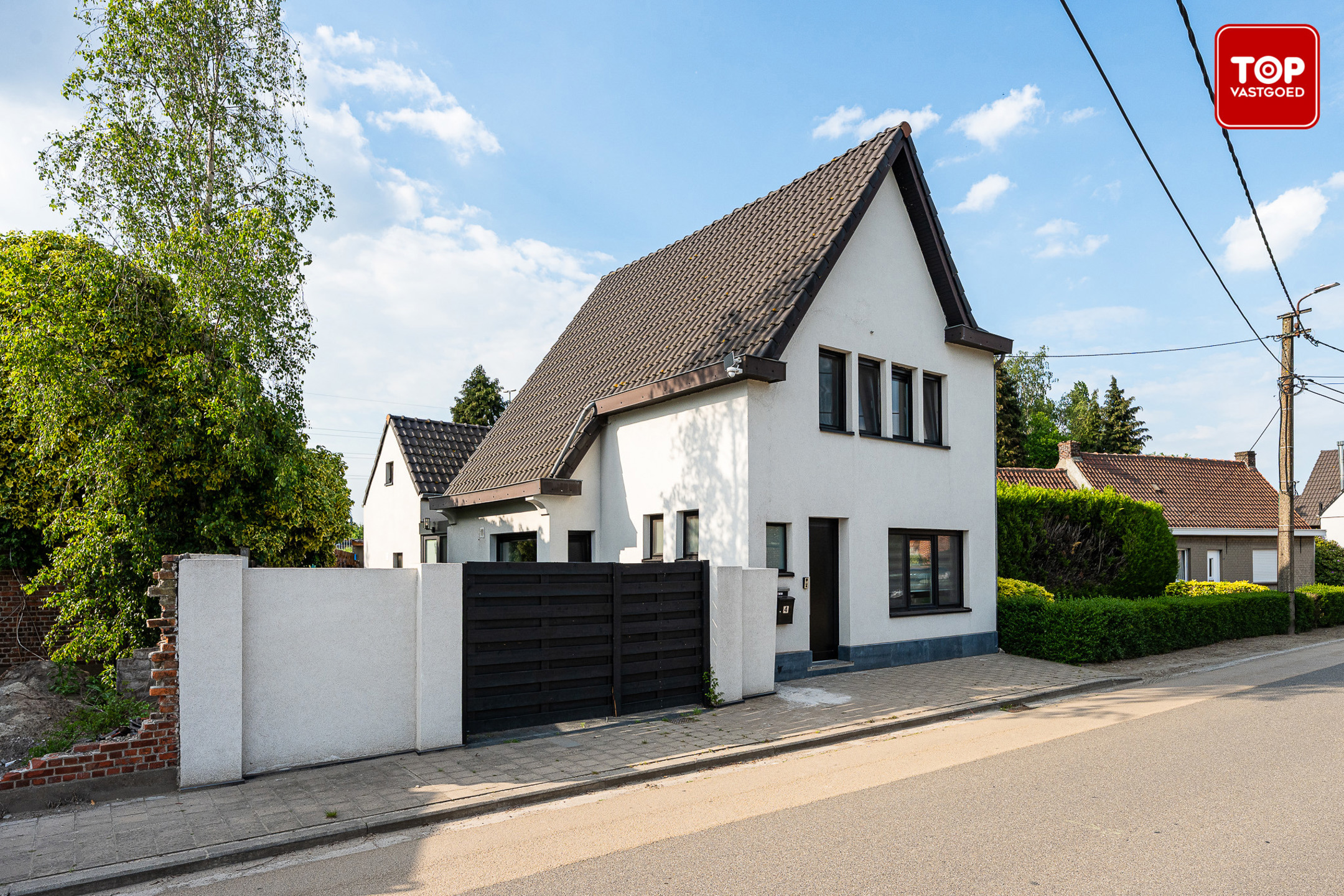 Gerenoveerde open bebouwing met 5 slaapkamers en tuin - foto 1