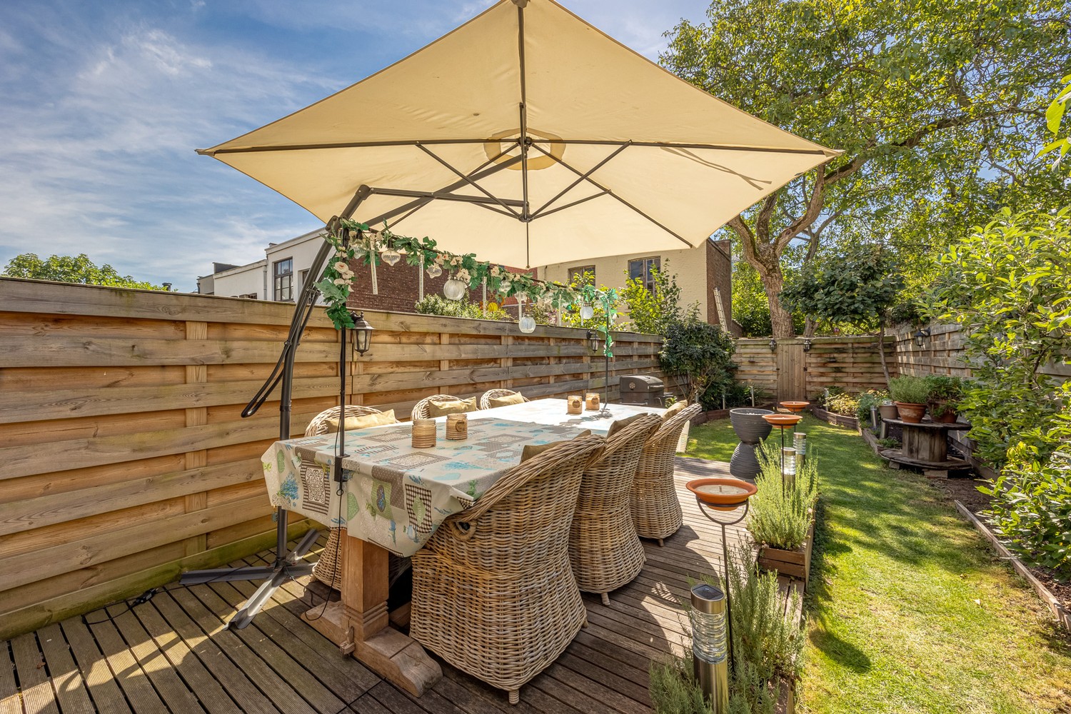 Karaktervol herenhuis met hedendaags comfort en tuin in Deurne - foto 2