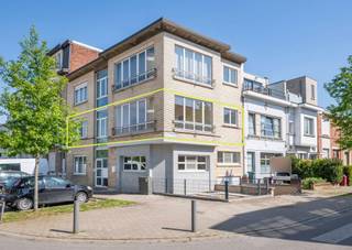 Zéér lichtrijk 2 slaapkamer appartement met fietsenstalling.In hartje wijk Pulhof treffen we dit mooi appartement aan in een zeer goed onderhouden...