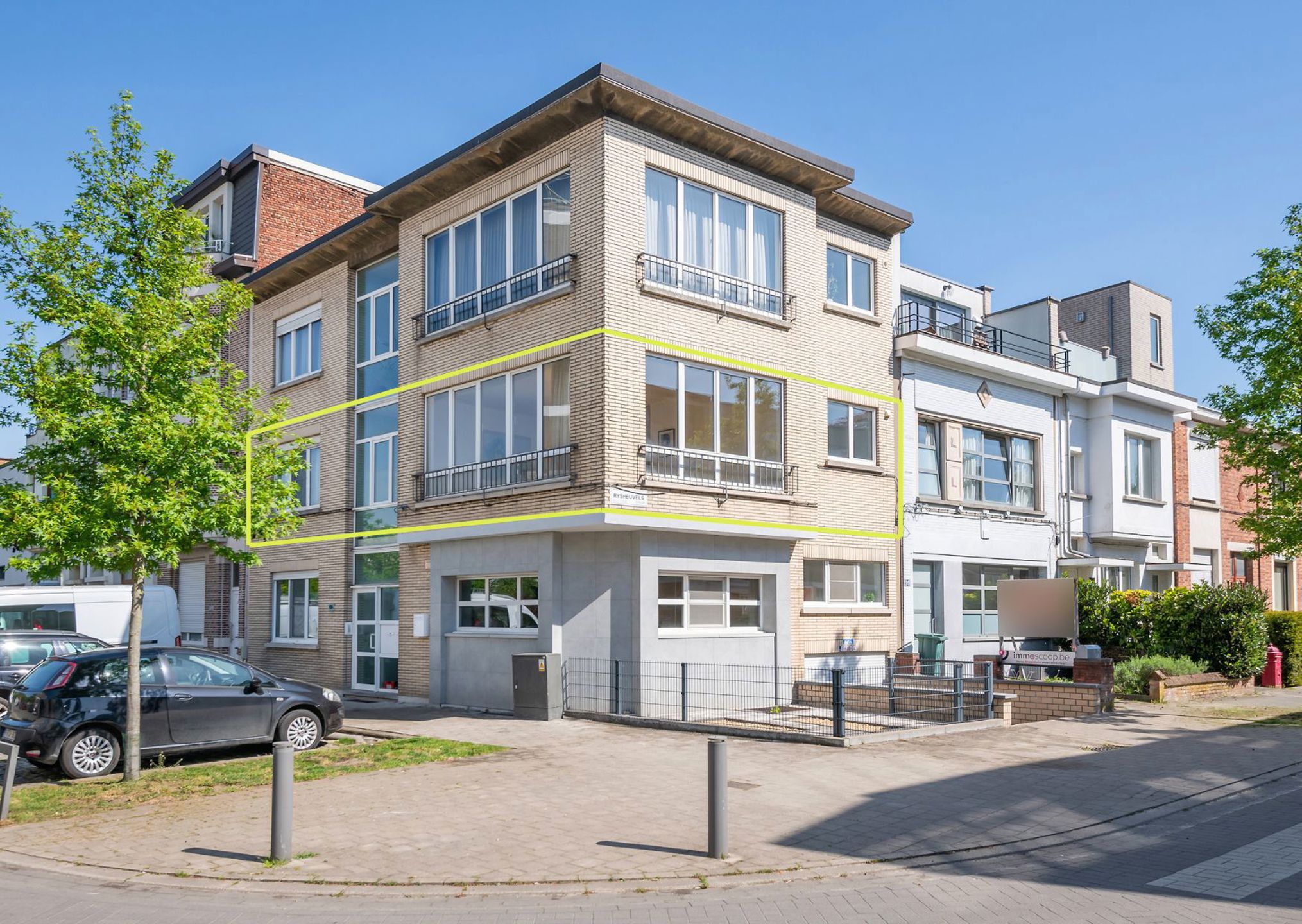 Zéér lichtrijk 2 slaapk. appartement met fietsenstalling. - foto 1