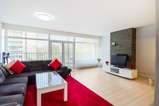 Interesse in dit mooi appartement met 2 slaapkamers en staanplaats?Bekijk de virtuele toer en maak via Livitas.be ONLINE je afspraak.Dit appartement...