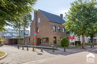 Instapklare woning te koop in hartje Lommel! Woning met 3 slaapkamers in centrum, op wandelafstand van scholen en winkels! Bijzondere troeven:  *...