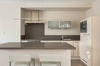 Prachtige penthouse met ruim terras en 3 slaapkamers Gevestigd in residentie Edelweiss, een mooi project gebouwd in 2007 en gelegen op een...