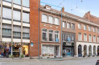Located in the very heart of the city centre, on a busy street just a stone’s throw from the quays and the main square, this mixed-use building...