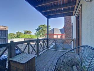 Situé au Mont-de-l'Enclus vous trouverez cet ancien hôtel qui a été transformé en 9 superbes appartements. L'appartement disponible se situe au...