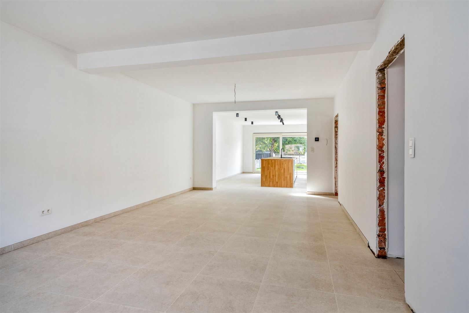 TE KOOP: Volledig gerenoveerde en instapklare woning met 3 slaapkamers te Koersel! - foto 5