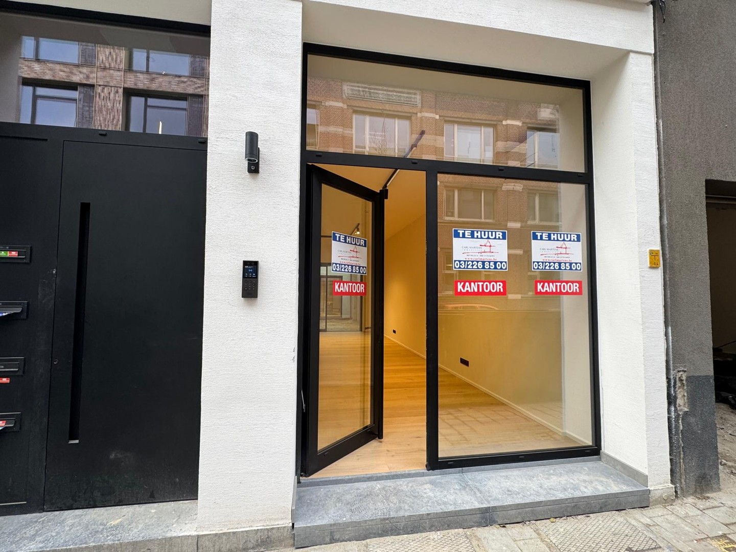 Commercial à louer à Anvers - photo 1