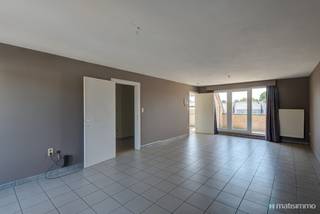 INSTAPKLAAR DUPLEX-APPARTEMENT MET 2 SLAAPKAMERS EN GARAGE NABIJ HET CENTRUM VAN BILZENDit instapklaar duplex-appartement is gelegen nabij het...